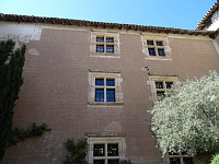 Chateau de Mauriac (18), Fenetres